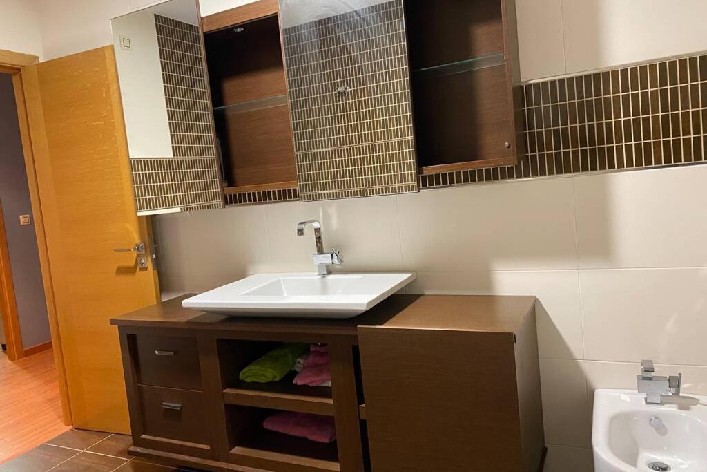Apartamento De 4 Dormitorios En 卡马里纳斯 外观 照片