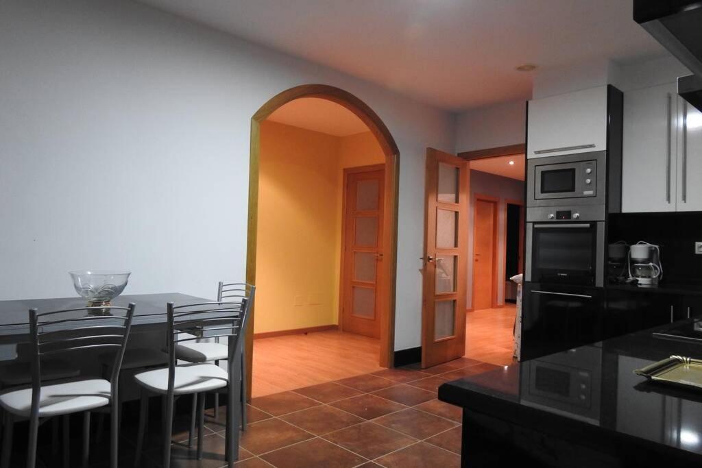 Apartamento De 4 Dormitorios En 卡马里纳斯 外观 照片